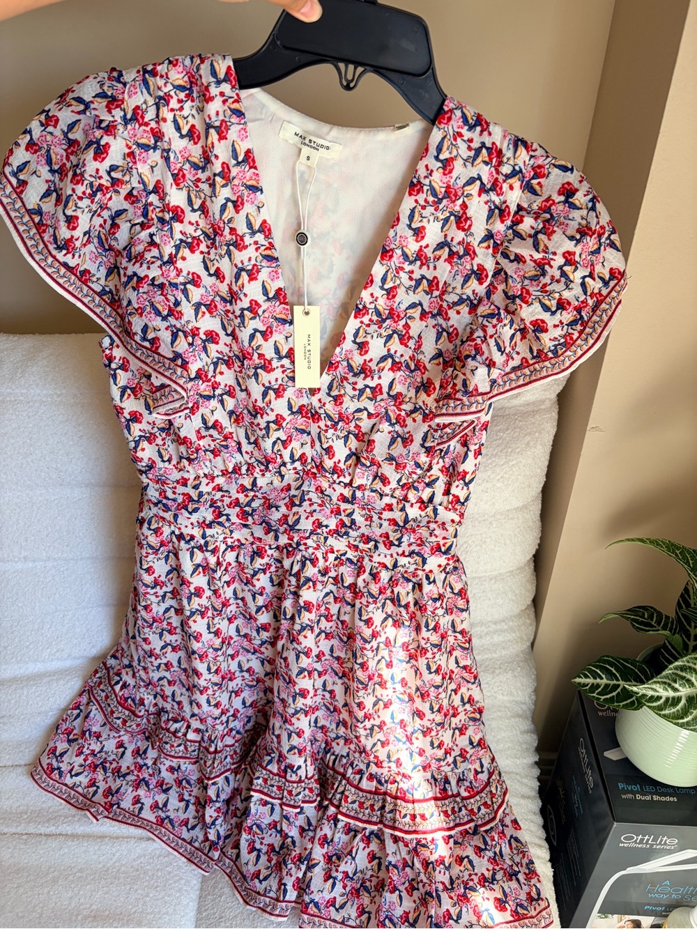 Max Studio Pink Floral V-Neck Flutter-Sleeve Tunic dress